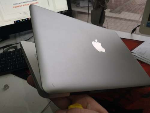 APPLE MACBOOK PRO 9.2*79 CYCLE COUNT!*DVD*4GB RAM*1000GB*DVD